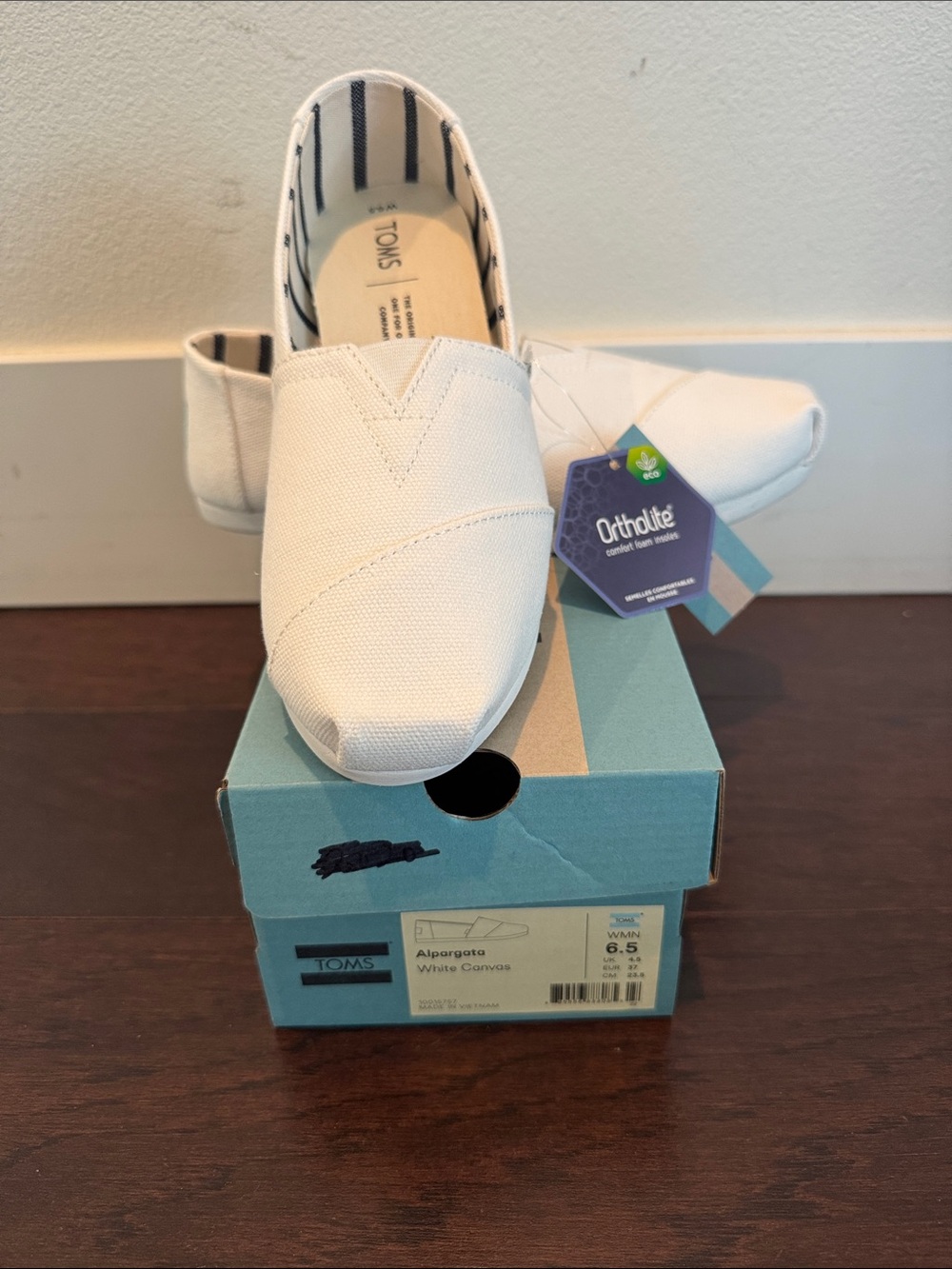 Toms White Canvas Slip-On Alpargata
